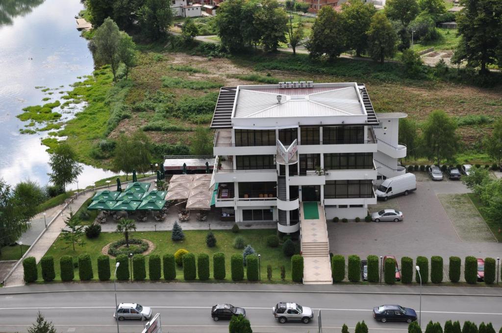 Hotel Le Pont Приедор Экстерьер фото